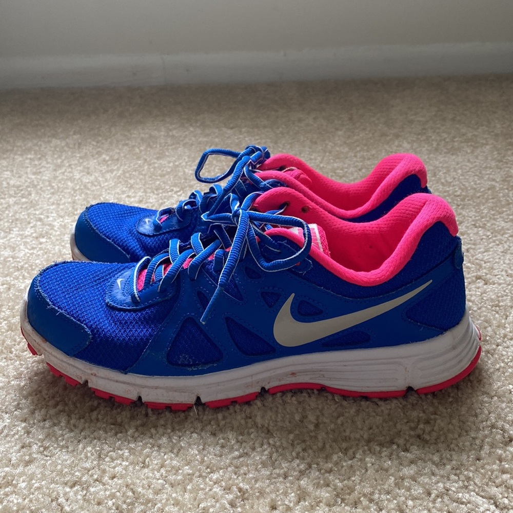 Nike Revolution 2 Women’s Sneakers